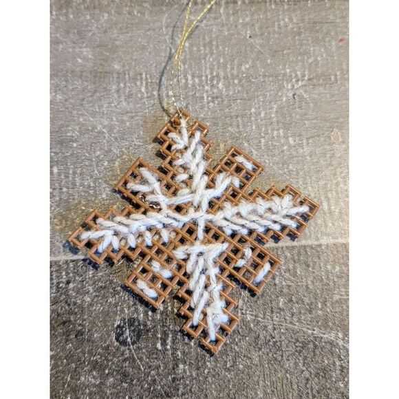 Gingerbread snowflakes sugar cookie crochet hat pattern ornament Xmas decor - Picture 2 of 3